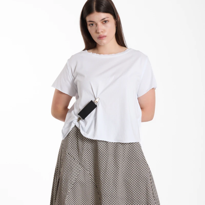 T-SHIRT „BOX BELT” – biały fason pudełkowy z paskiem WENDY TRENDY